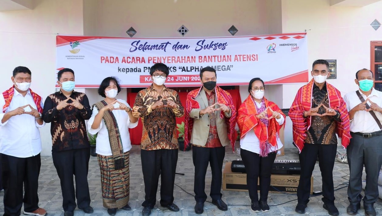 Rudi Bangun Salurkan Bantuan dari Kemensos